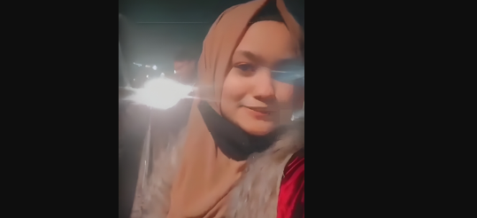 Sexy Hijabi Gf Sucking Lover Dick Pron – Hindi Talking Porn